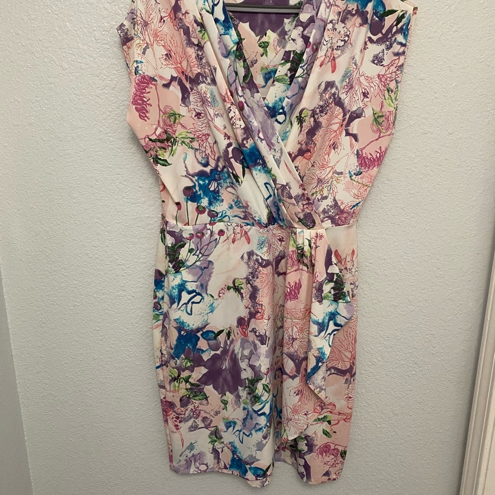 Peter Nygard Pink and Blue Sheath Mini Faux Wap Dress With Cap Sleeves